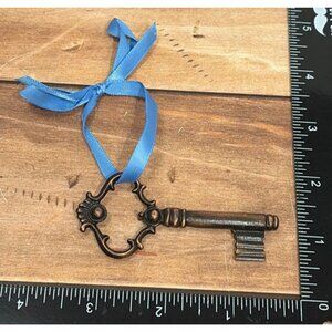 232596B Vintage Inspired Metal Key W/ RIBBON Decor Ornamental Embellishment